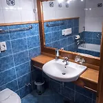 In Restavracija Pod Roglo 茨热塞