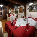 In Restavracija Pod Roglo 酒店