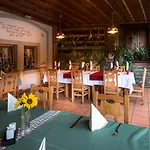 In Restavracija Pod Roglo 酒店