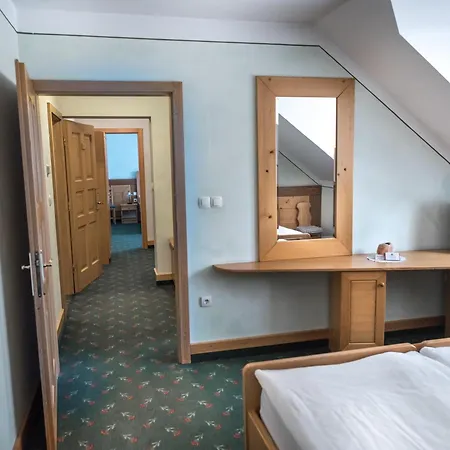 In Restavracija Pod Roglo 3*