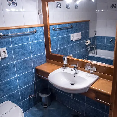 In Restavracija Pod Roglo Zreče