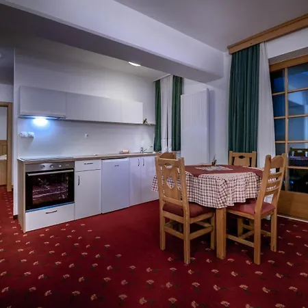 Hotel In Restavracija Pod Roglo Zreče