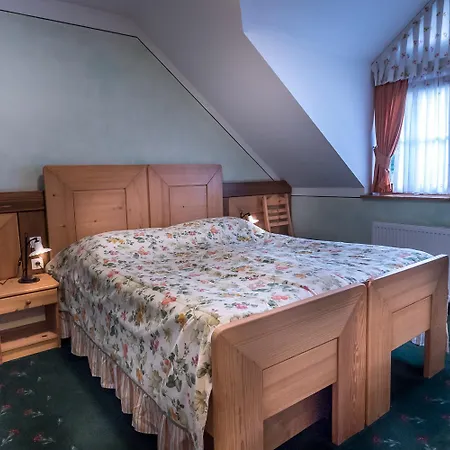 In Restavracija Pod Roglo 3*