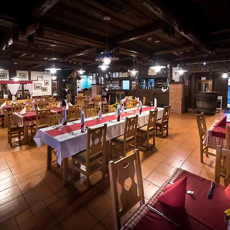 Hotel In Restavracija Pod Roglo Zrece