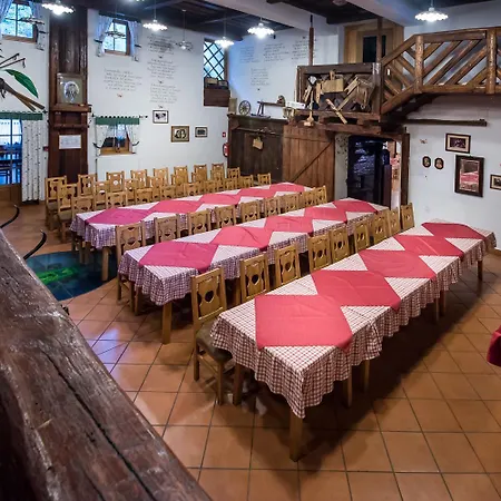 In Restavracija Pod Roglo 3*