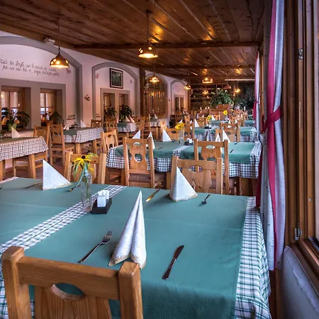 Hotel In Restavracija Pod Roglo