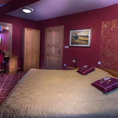 In Restavracija Pod Roglo 茨热塞