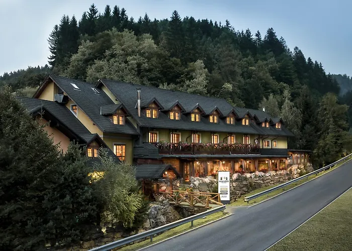 In Restavracija Pod Roglo 酒店 3*