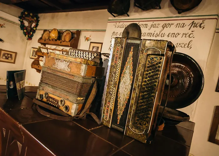 In Restavracija Pod Roglo 酒店