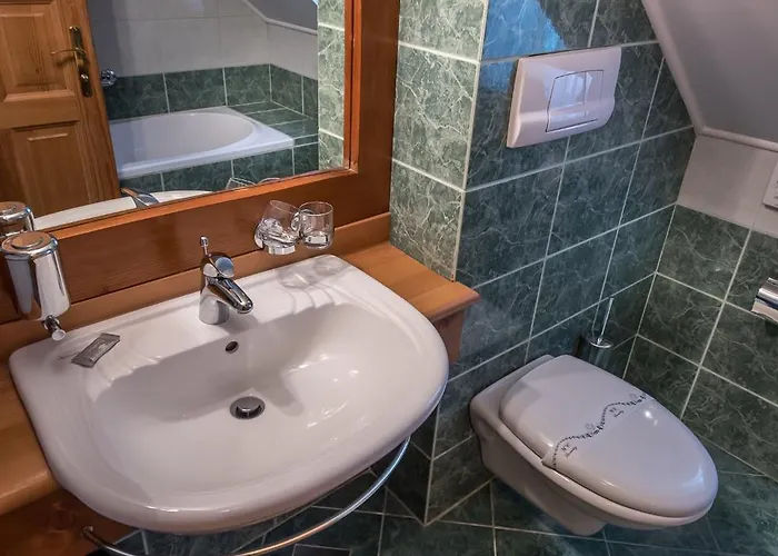 酒店 In Restavracija Pod Roglo