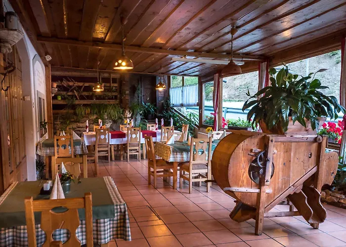 In Restavracija Pod Roglo 酒店 3*