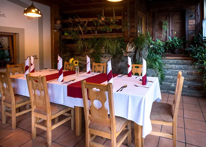 In Restavracija Pod Roglo