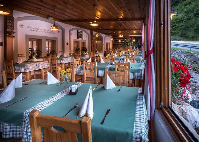 酒店 In Restavracija Pod Roglo